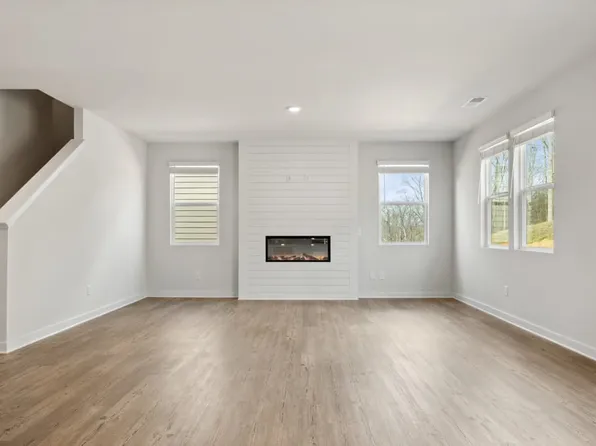 5320 Carodel Farm Way, Flowery Branch, GA 30542