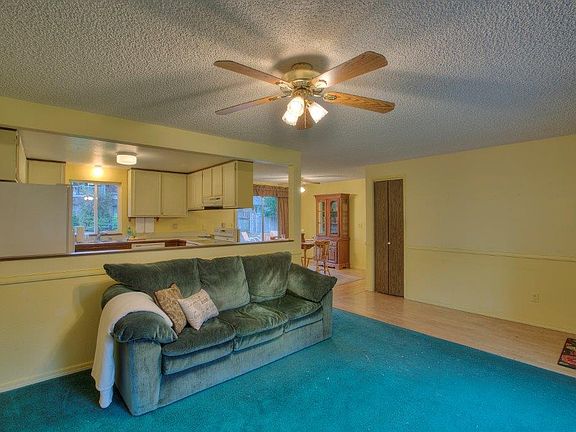 3rd image of 11819 211th Ave E