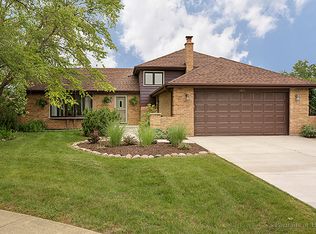 1824 Sturbridge Pl, Downers Grove, IL 60516