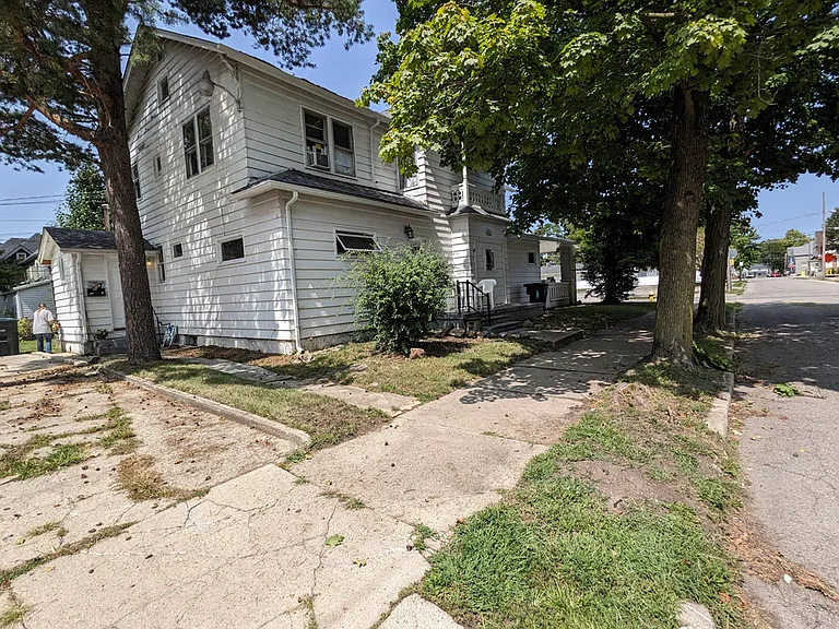 501 W Adams St #4 — Photo 8
