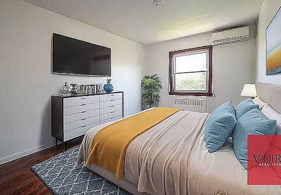 4th image of 20-33 48th St #1