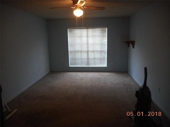 5th image of 1712 Carriage Ln