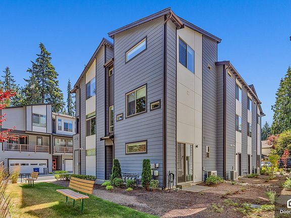 4th image of 6855 NE 170th St Unit 104