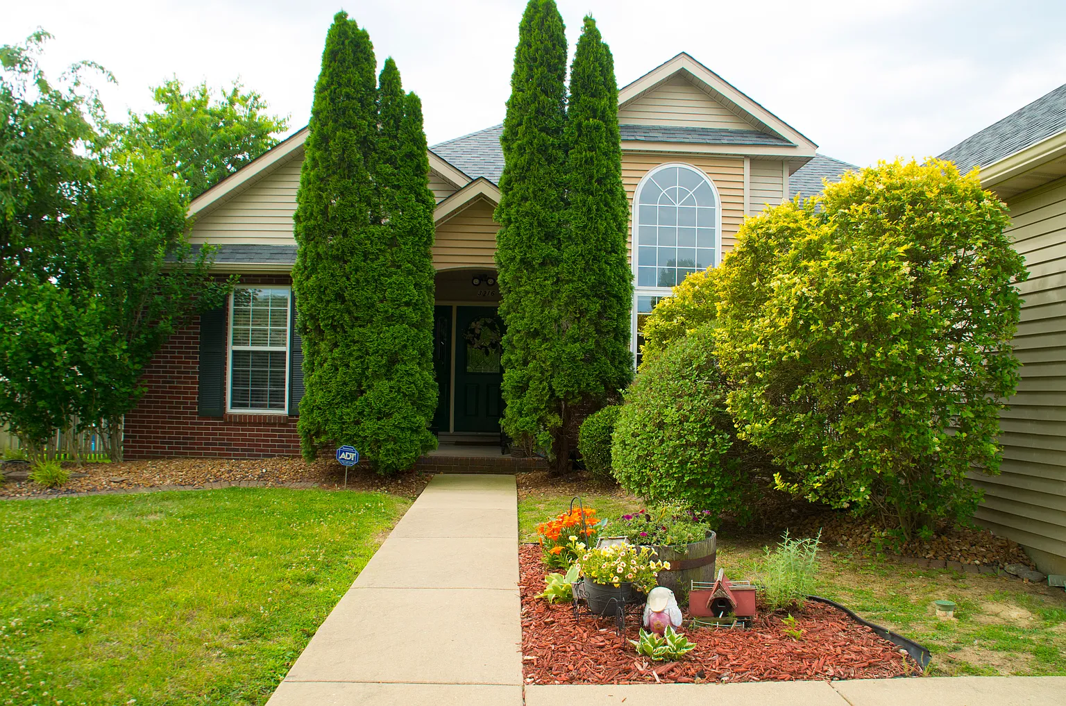 3216 Hunters Way photo 1