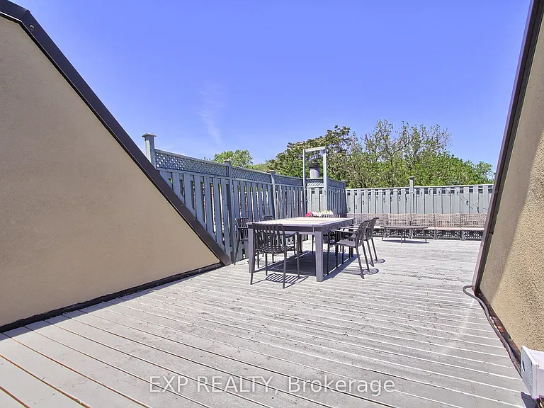 306 Sackville St #4 — Photo 32