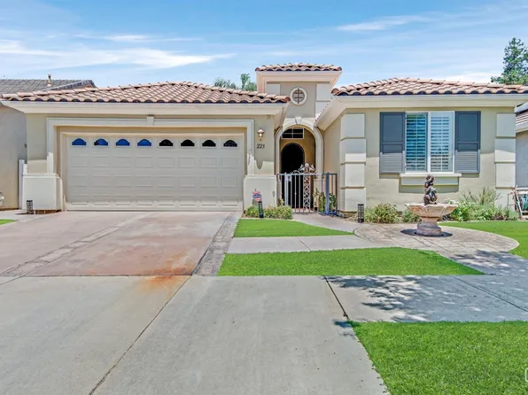 223 Port Logan Dr, Bakersfield, CA 93312