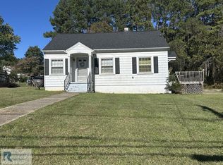 210 Hurt St, Chatham, VA 24531