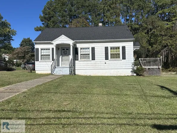 210 Hurt St, Chatham, VA 24531