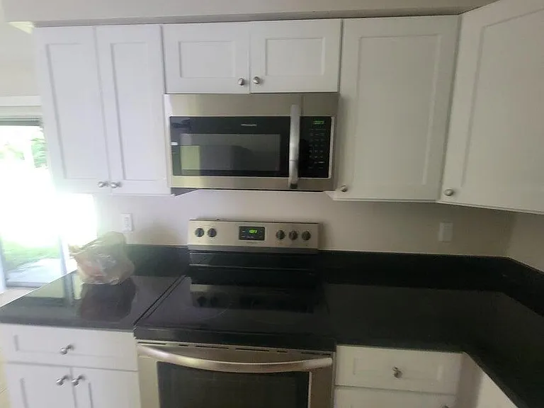 242 SE 24th Ave — Photo 9
