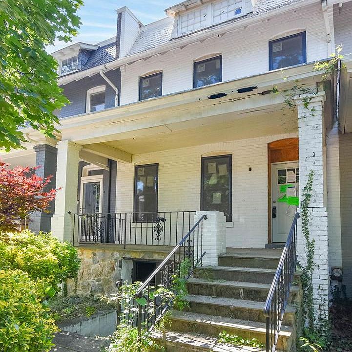 1st image of 33 Franklin St NE