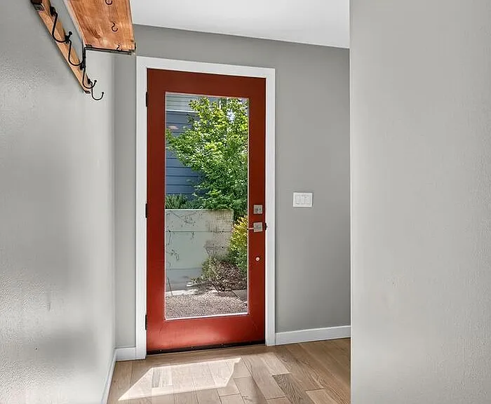 7325 Bainbridge Pl SW — Photo 7