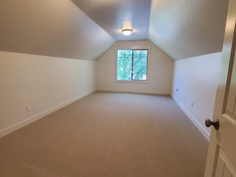 2420 E Clackamas Ct — Photo 12
