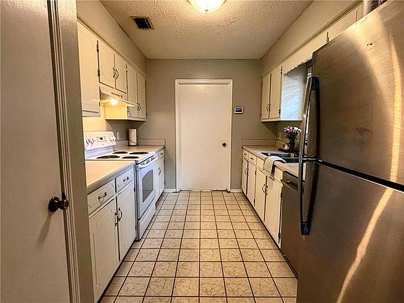 5th image of 7860 Country Dr