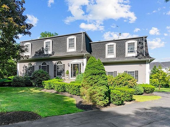 2nd image of 80 Howland Rd