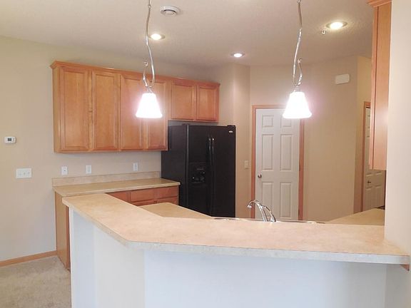 3rd image of 1648 White Pine Way