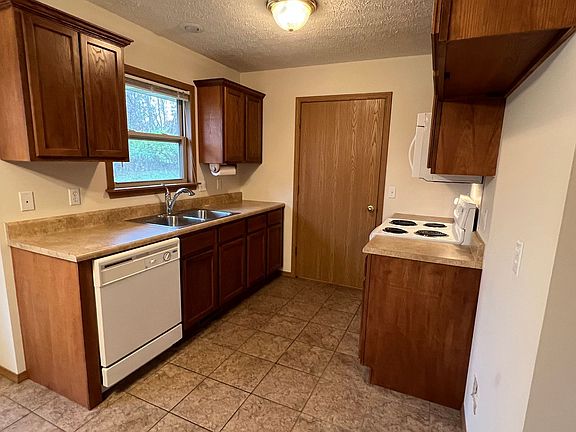 3rd image of 846 W Lorenza Dr