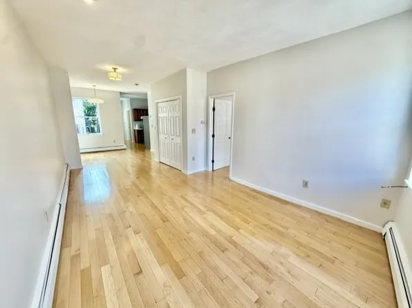 157 Salem St APT 5, Boston, MA 02113