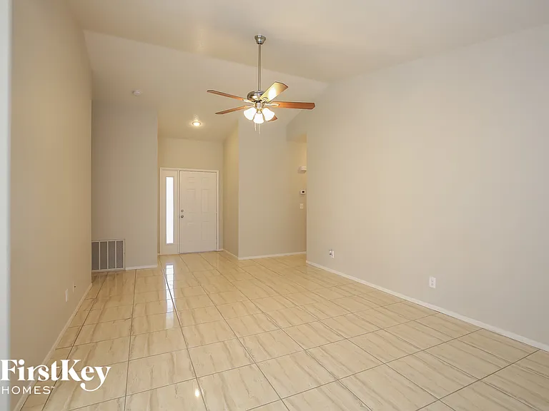 4912 Breezy Day Dr — Photo 3