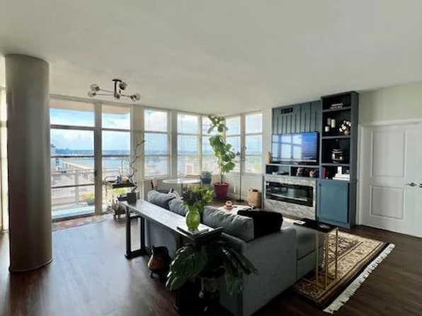 157 Fleet St Unit 1003, Oxon Hill, MD 20745