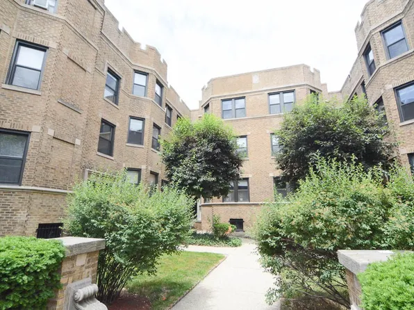 626 W Stratford Pl #E4, Chicago, IL 60657