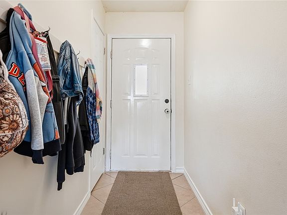 3rd image of 702 Saint Bernadine Dr