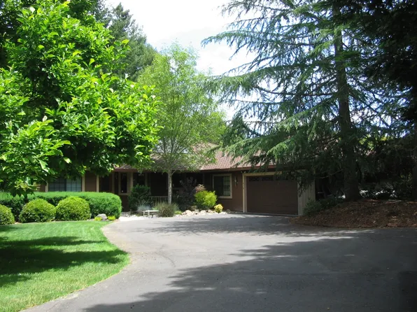 612 Canyon Oaks Ct, Santa Rosa, CA 95409