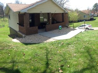 240 Roberts Rd, Pittsburgh, PA 15239