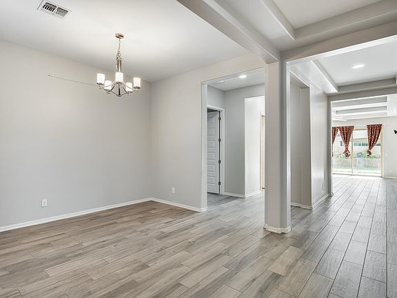 5th image of 3831 E Powell Pl