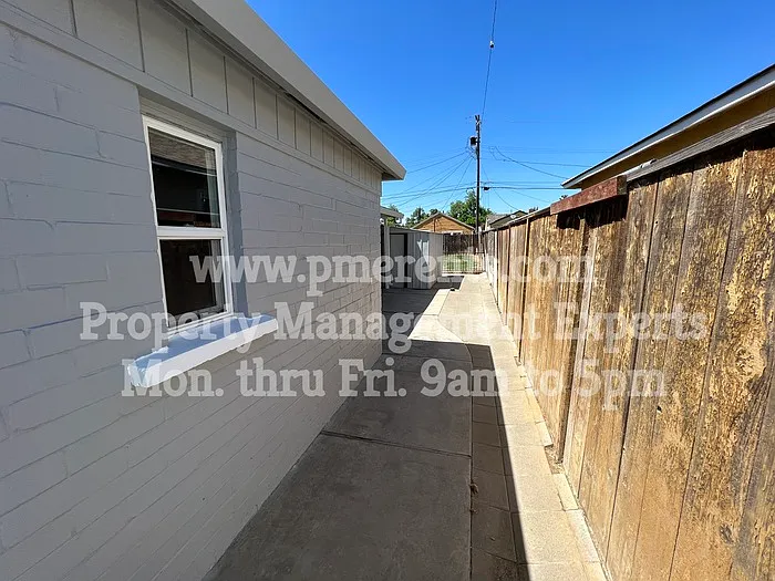 1759 Middlefield Ave — Photo 8