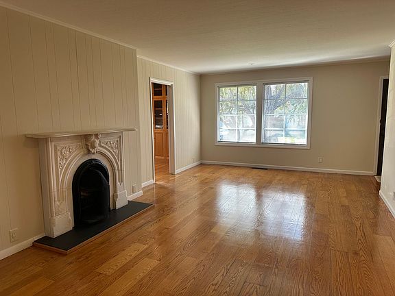4th image of 112 Camaritas Ave