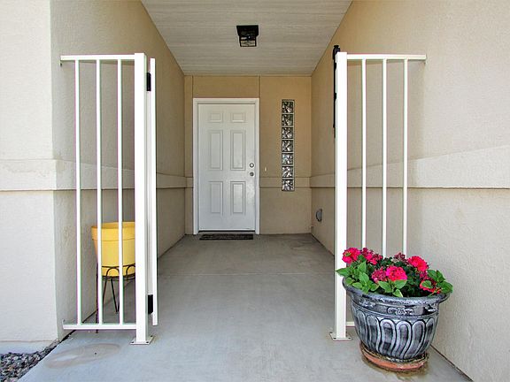 3rd image of 4500 Camellia St