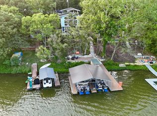 587 N 615th Rd, Lawrence, KS 66047