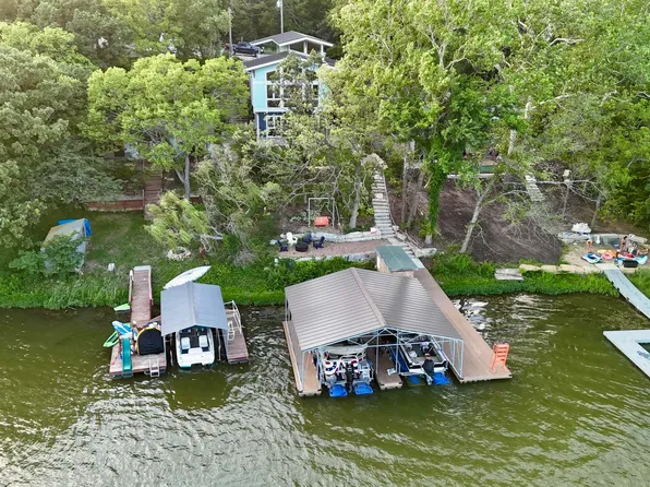 587 N 615th Rd, Lawrence, KS 66047