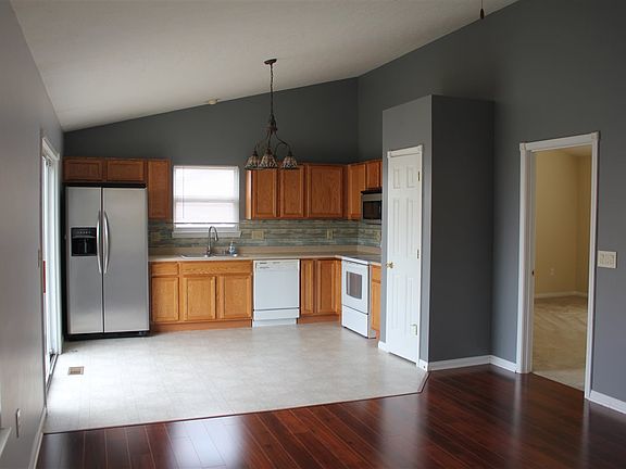 5th image of 1712 Stewart Dr