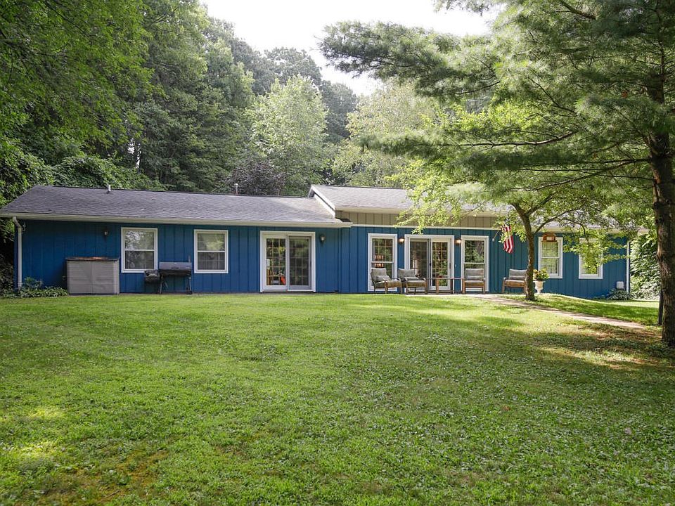 12487 Fishing Site Rd-101