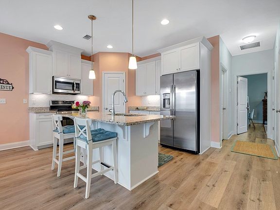 3rd image of 2882 Fontana St