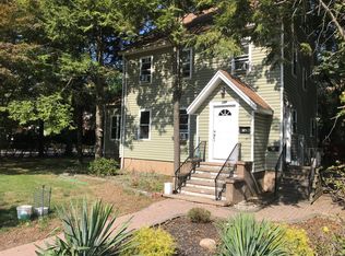 128 Tappan Rd, Harrington Park, NJ 07640