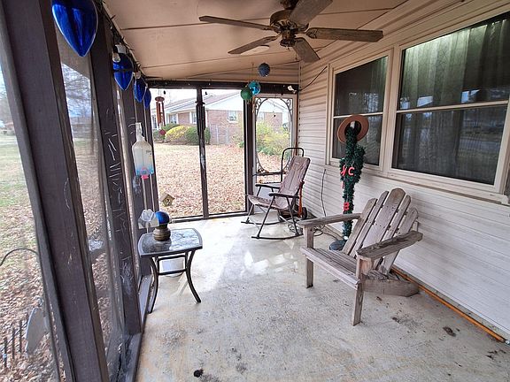 2nd image of 2241 Belle Aire Cir
