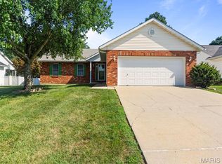 621 Hartman Ln, Waterloo, IL 62298
