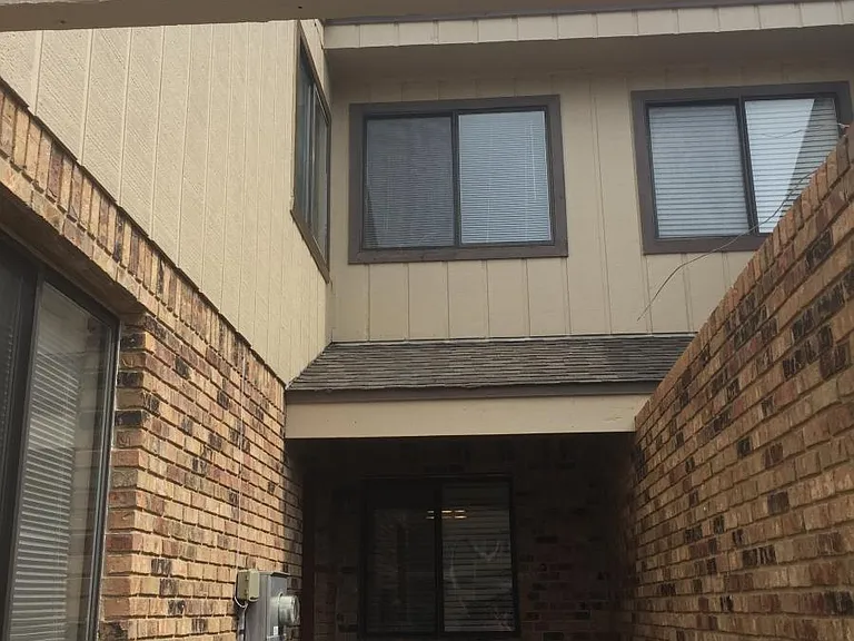 2830 Villager Cir — Photo 2