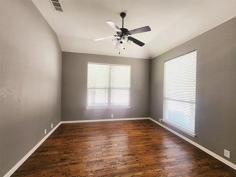 2200 Shannon Dr — Photo 17