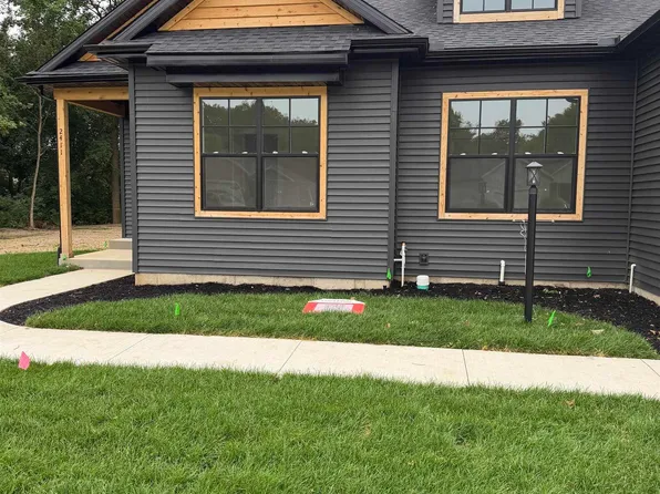 2411 Wildflower Cv, Mishawaka, IN 46545
