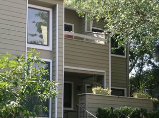 11033 Villaridge Ct #B, Reston, VA 20191