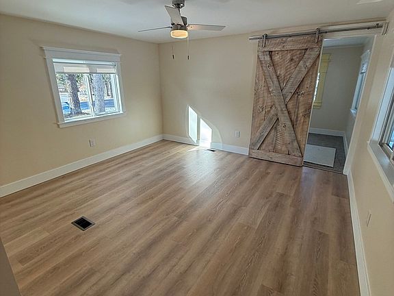 3rd image of 6 Center St