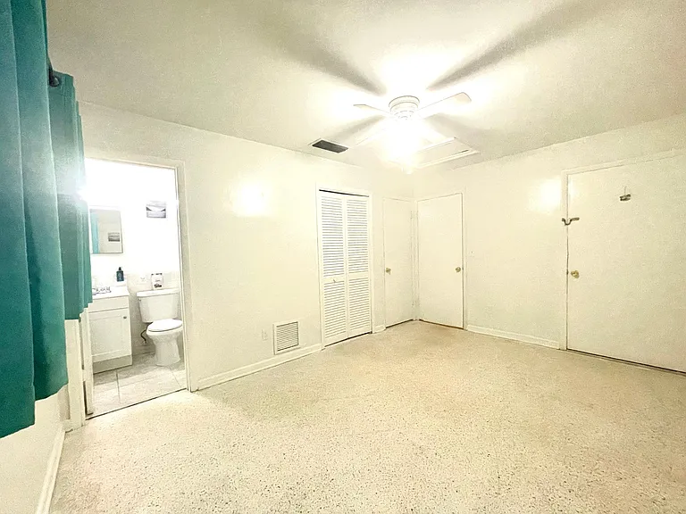 MASTER BEDROOM WITH BATH INSIDE