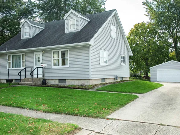 145 E Franklin St, Denver, IA 50622