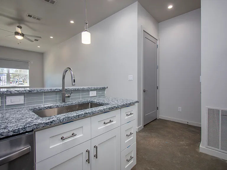 2201 Arbrook — Photo 15
