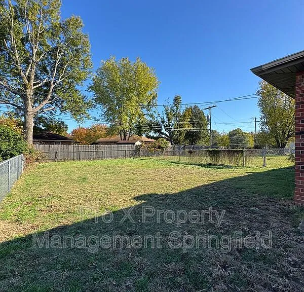 3720 Farm Road 165 — Photo 13