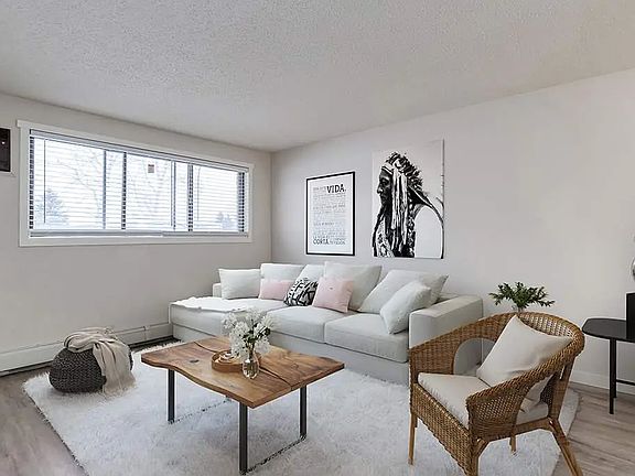 2nd image of 2291 Southview Dr SE #203