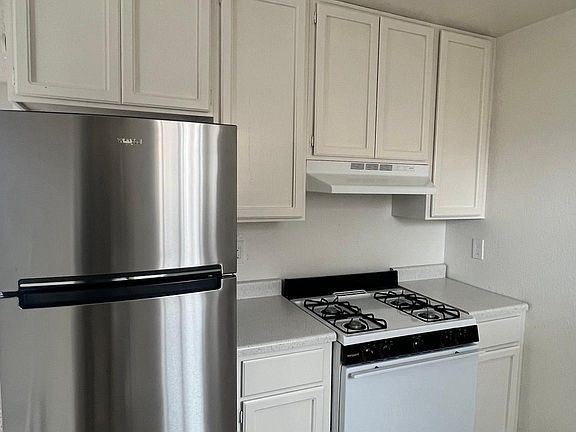 4th image of 4138 Illinois St APT 9